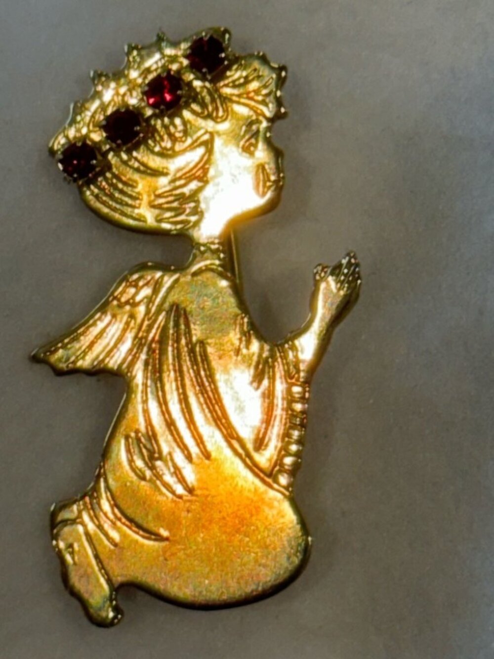 Angel Brooch w/Ruby’s in Halo